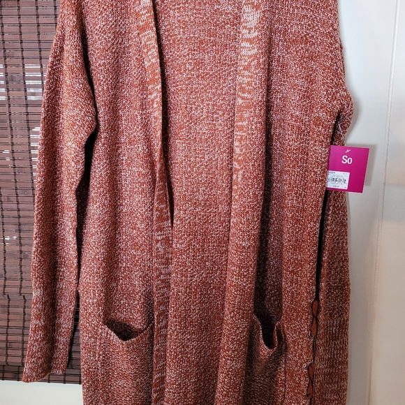 MAKE AN OFFER! Kohl's SO Long Sweater with criss cross detail and pockets NWT!! - Picture 2 of 7
